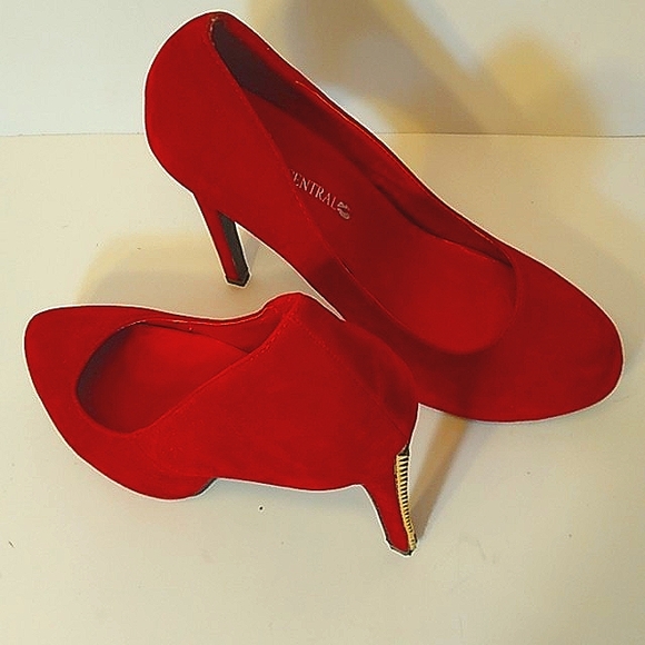 Body Center Heels Shoes Women have a little Scratches are inside of heels. - Picture 2 of 14